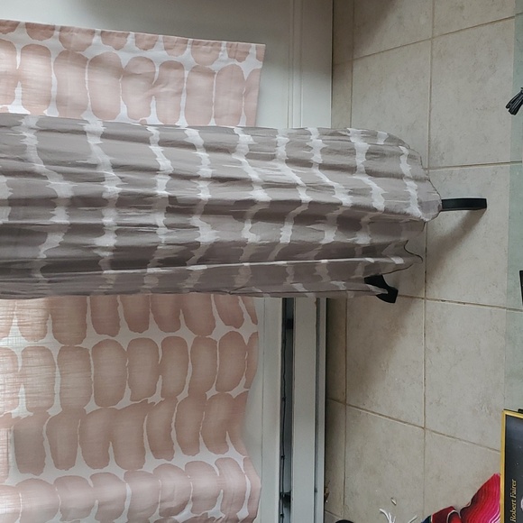 Silk Maxi - Picture 2 of 8